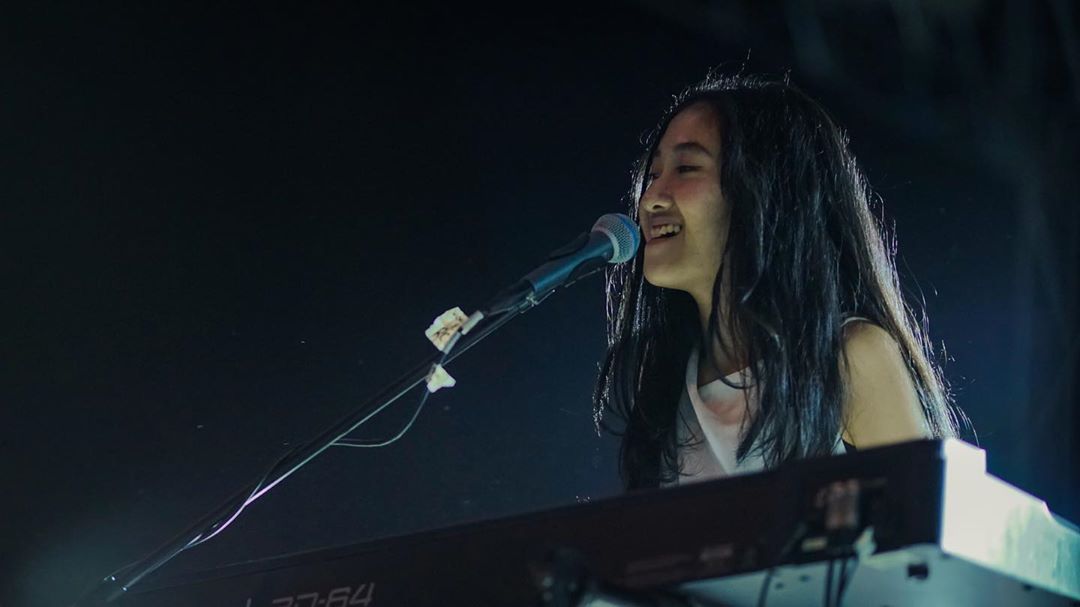 Antusias penonton menjadi semangat untuk Devia